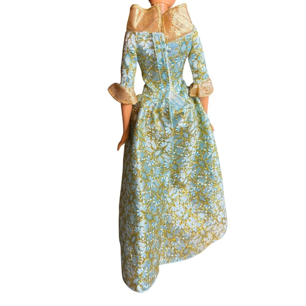 Barbie step into